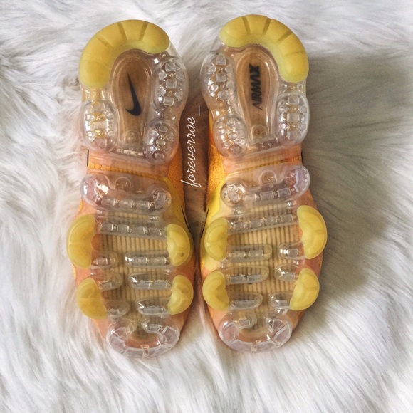 • • S O L D • •  (@alyna_xo) Nike | Air VaporMa... - Picture 2 of 5